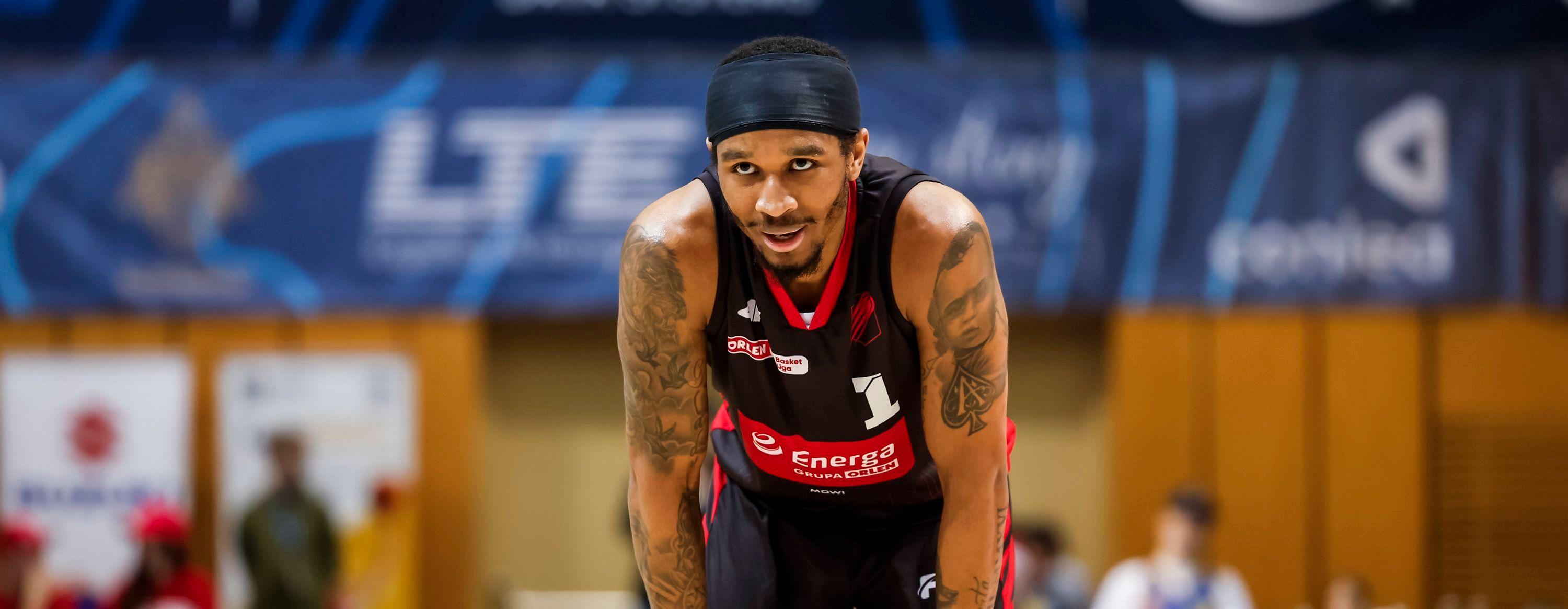 Duffy i Tomczak poprowadzili Energa Czarnych do wygranej