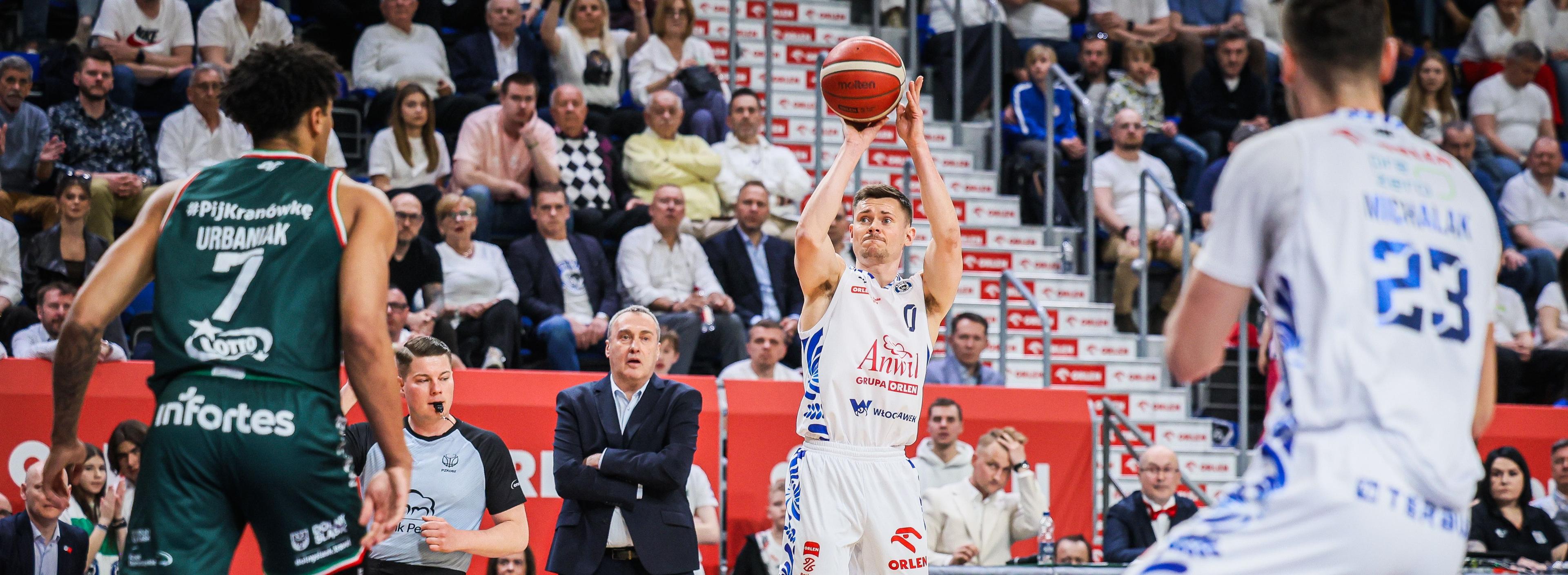 Elvar Fridriksson MVP kwietnia