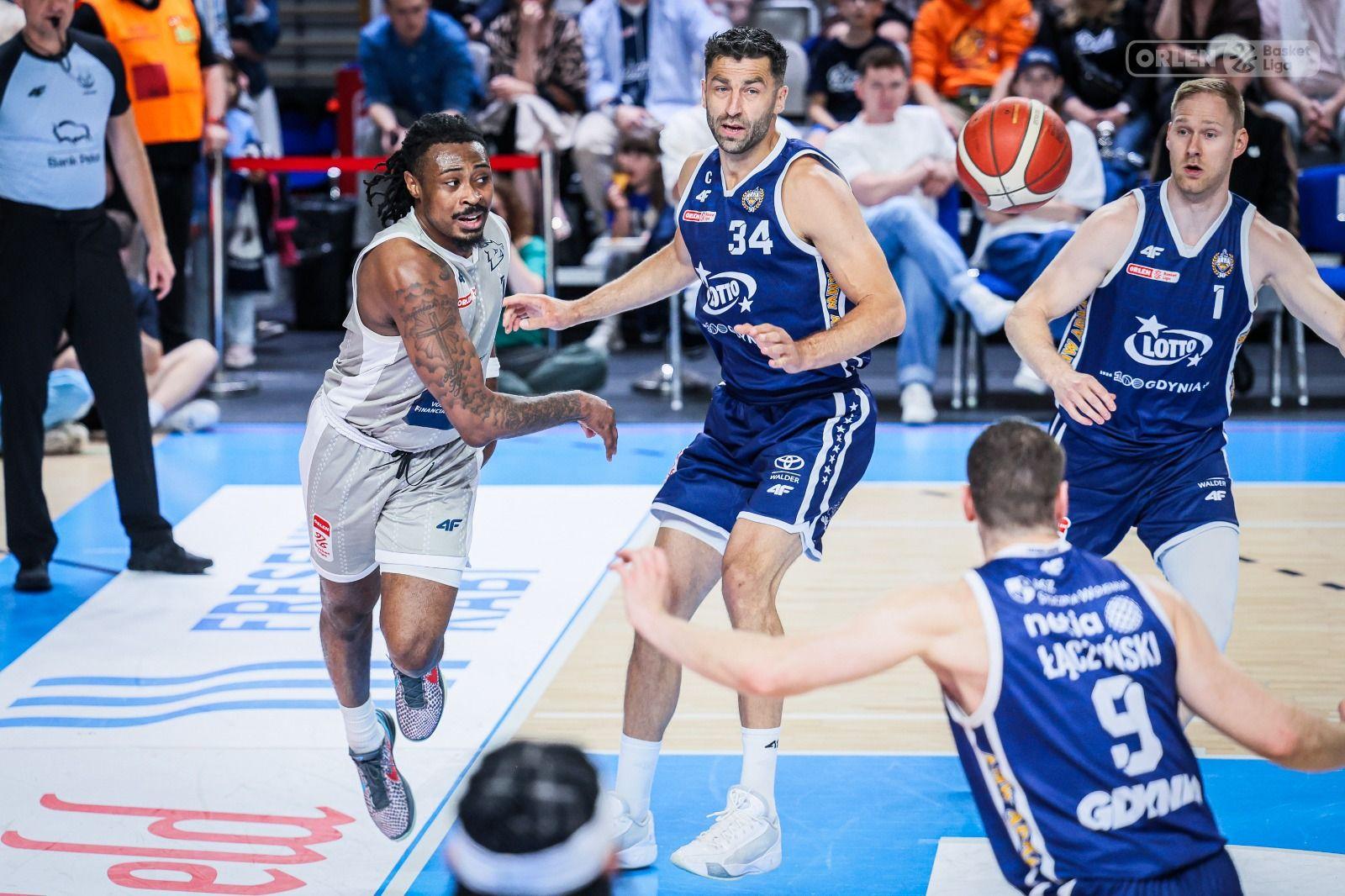 Skrót: Dziki Warszawa - AMW Arka Gdynia