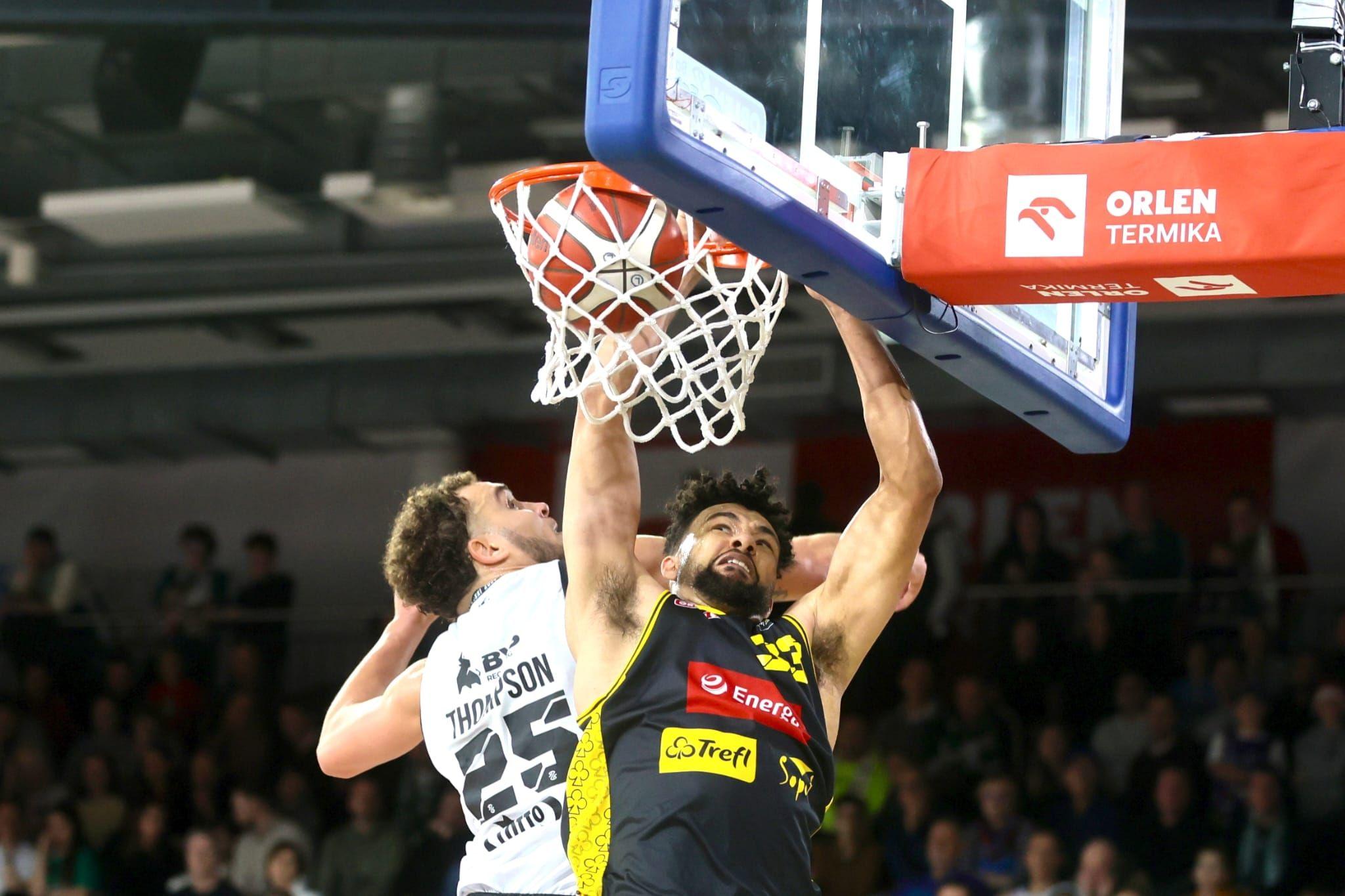 Hit w Warszawie dla Energa Trefla!