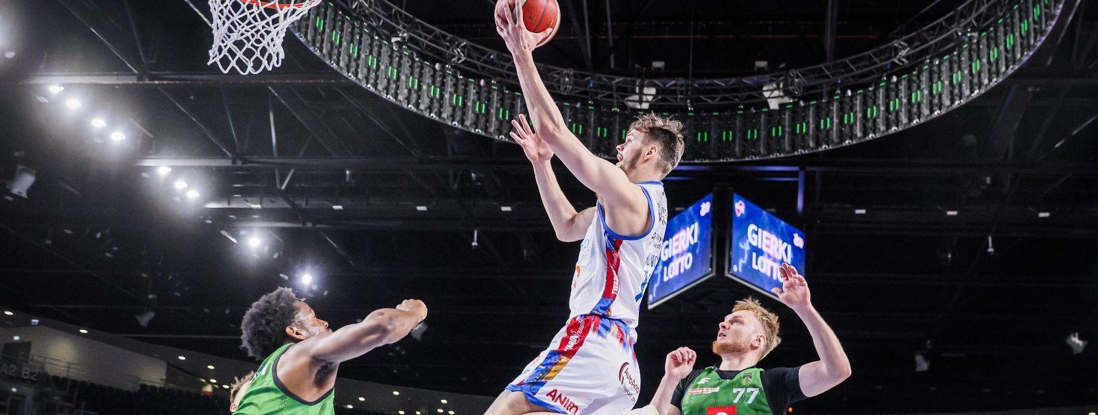 Torunianie lepsi od beniaminka po dogrywce