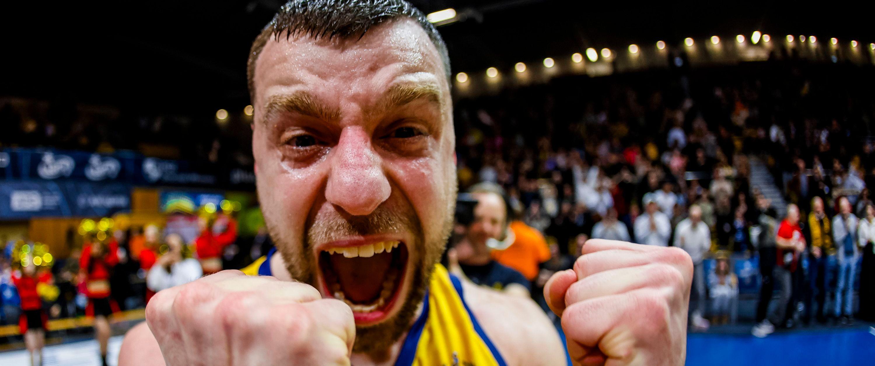 AMW Arka wygrywa derby Trójmiasta! Łączyński bohaterem!